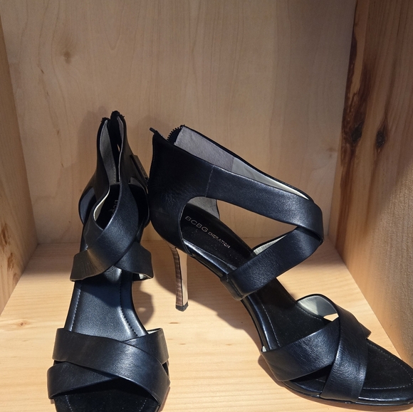 BCBG size 7.5M black strappy heels - Picture 3 of 6